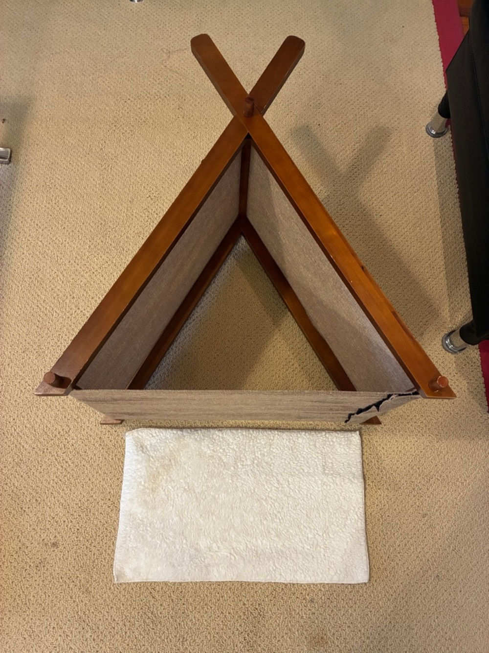 Wood Folding A-Frame Blanketed Cat Bed. - Picture 7 of 9